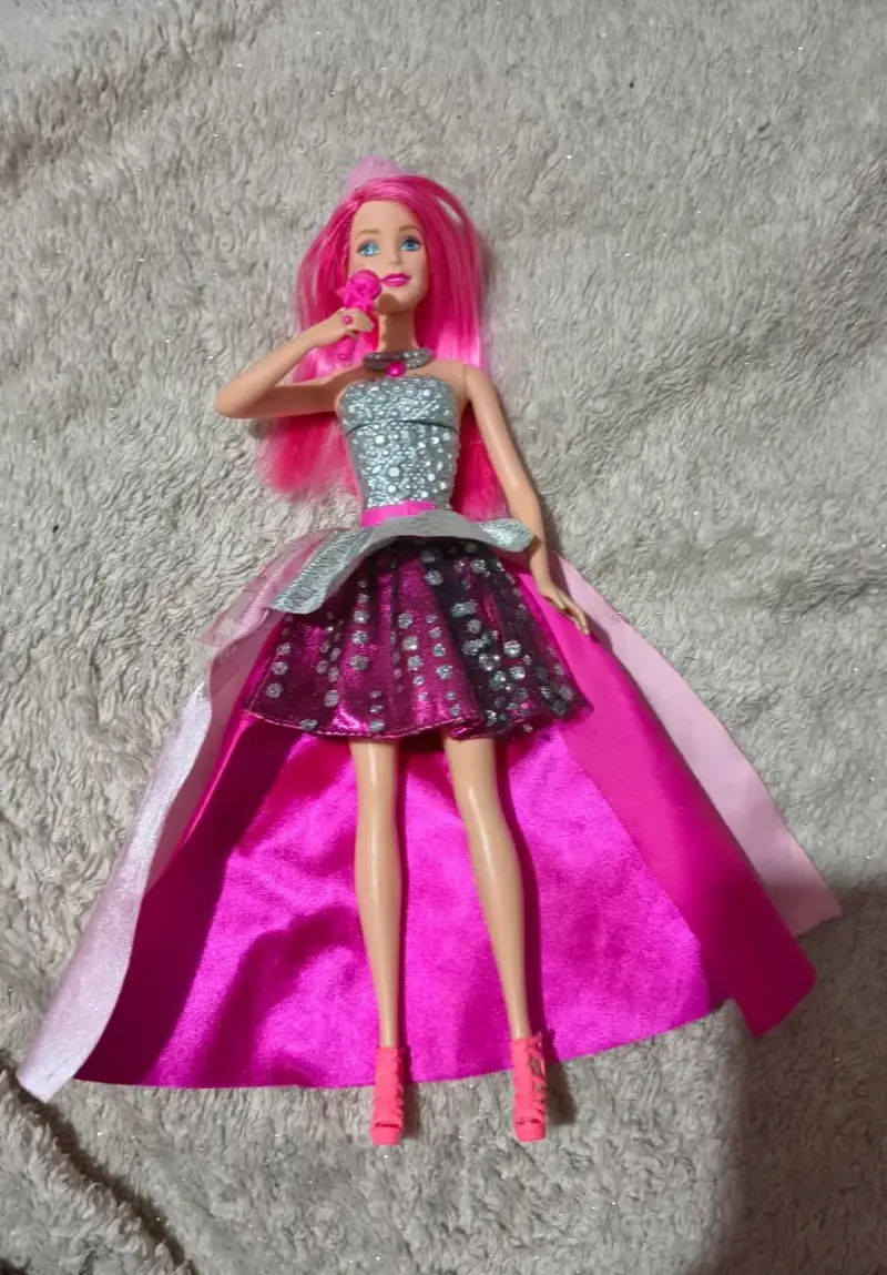 Barbie Courtney "Rock 'N Royals" (Original Mattel - 4