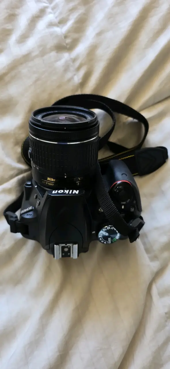 Cámara Nikon D3400 con lentes y accesorios - 2
