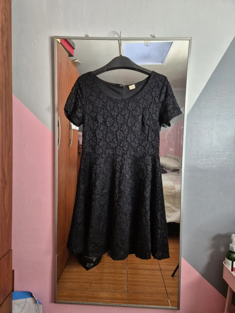Vestido de encaje negro elegante - 3
