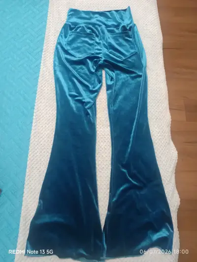 Pantalones acampanados de terciopelo azul - miniatura 4