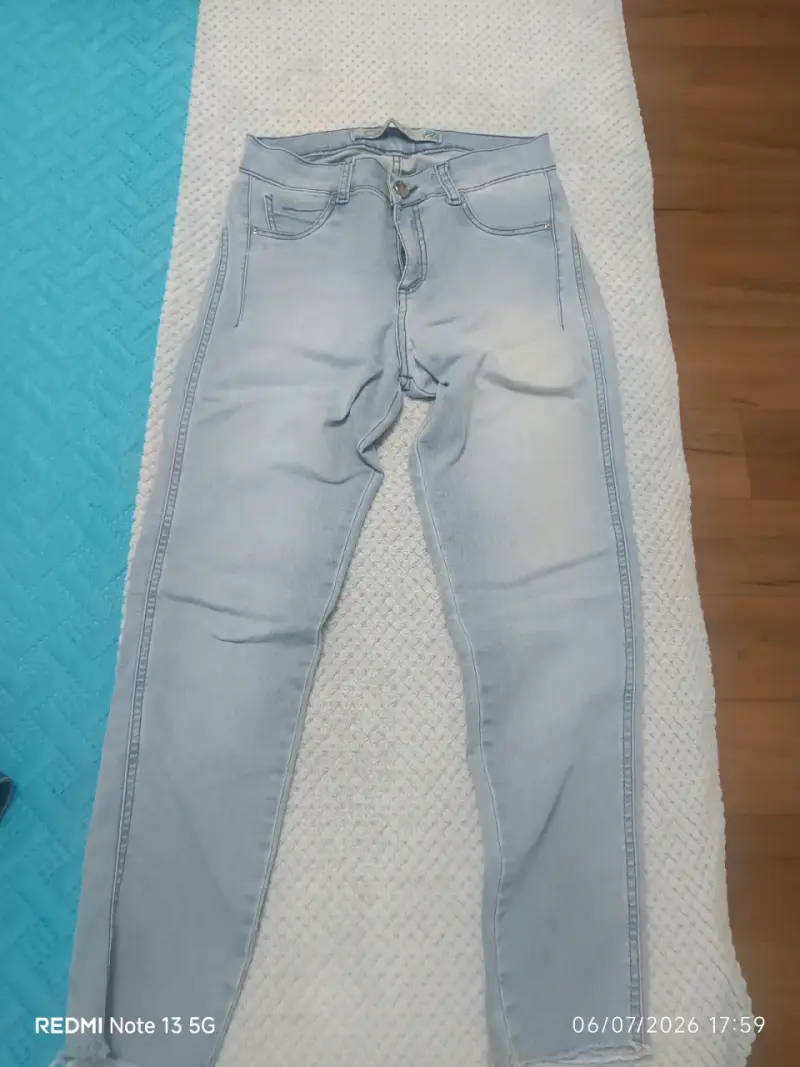 Jeans celestes de mezclilla para mujer - 1