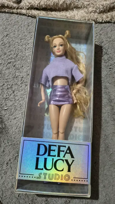Muñeca Defa Lucy Studio con ropa moderna - miniatura 1