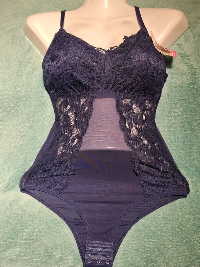 Body de encaje azul oscuro elegante