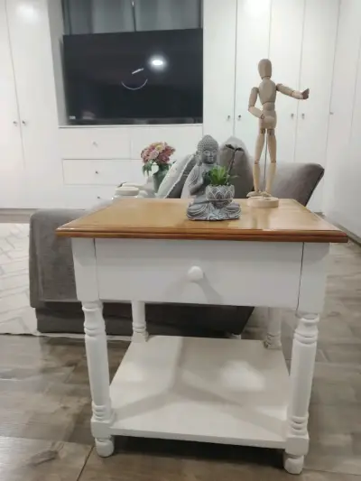 Mesa auxiliar de madera blanca y natural - miniatura 2