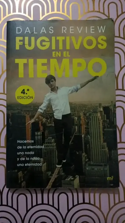 Libro 'Fugitivos en el Tiempo' de Dalas Review - miniatura 1