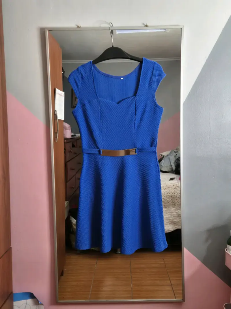 Vestido azul con diseño texturizado - 3