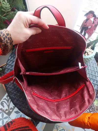 Mochila roja de cuero sintético - miniatura 3