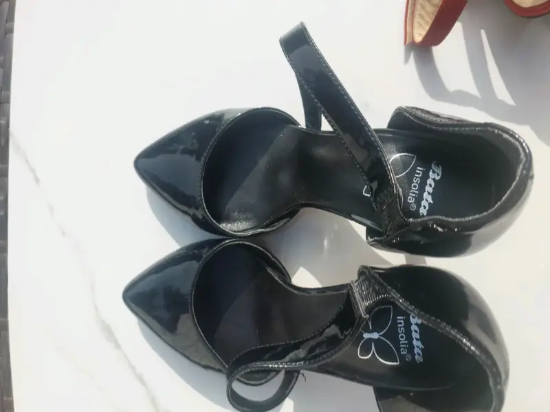 Zapatos de tacón negro charol elegantes - 2