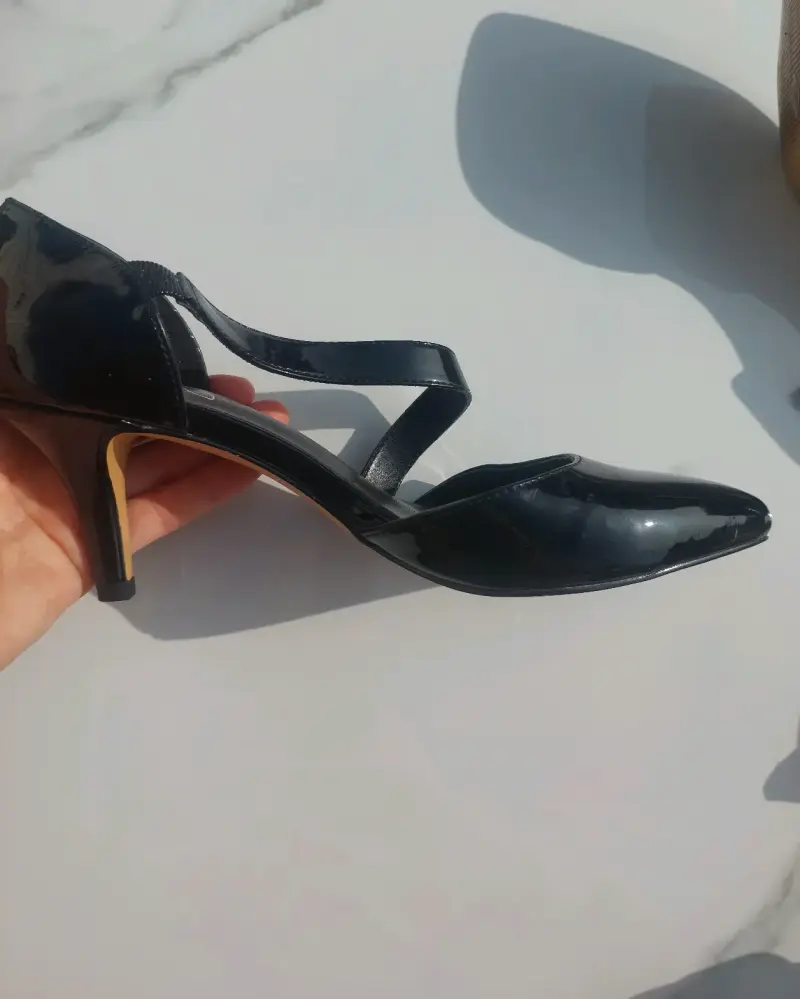 Zapatos de tacón negro charol elegantes - 3