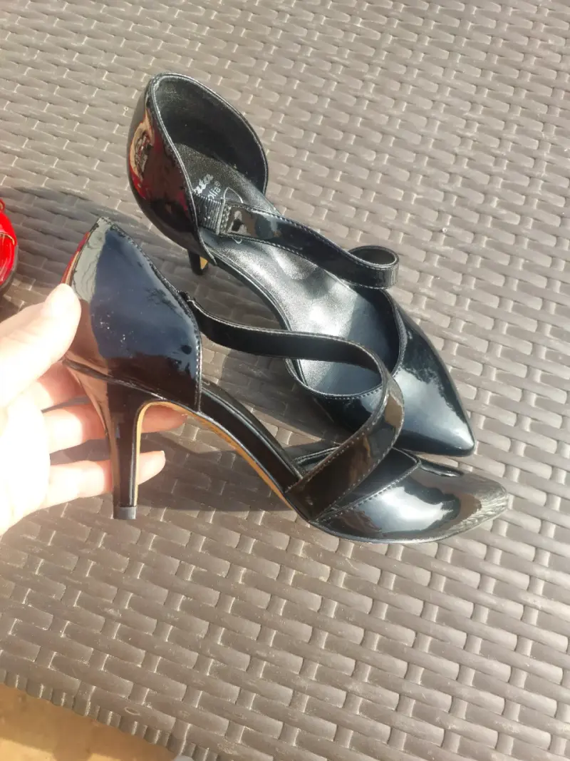 Zapatos de tacón negro charol elegantes - 4