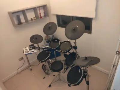 Batería electrónica Alesis DM10 + Pedalera doble - miniatura 1