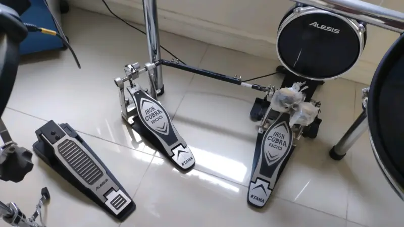Batería electrónica Alesis DM10 + Pedalera doble - 4