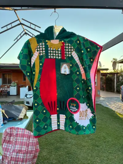 Poncho infantil de toalla con diseño navideño - miniatura 1