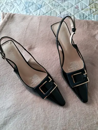 Zapatos de tacón Verazzi charol negros con hebilla - miniatura 1