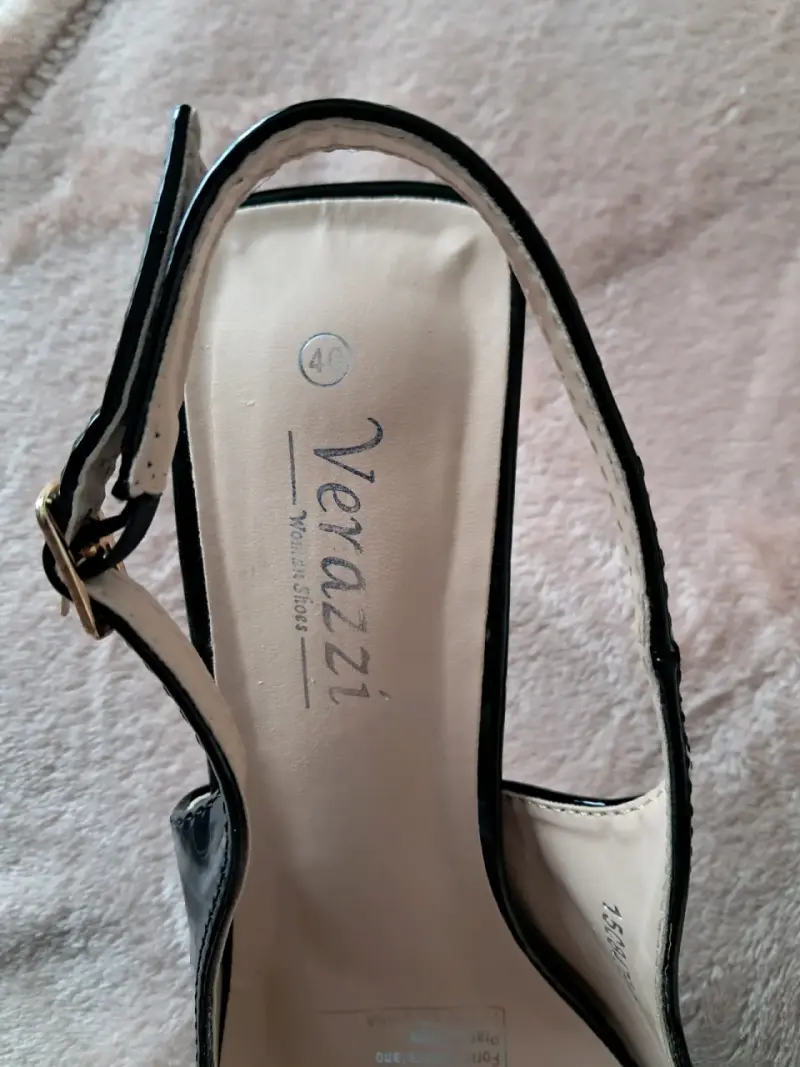 Zapatos de tacón Verazzi charol negros con hebilla - 2
