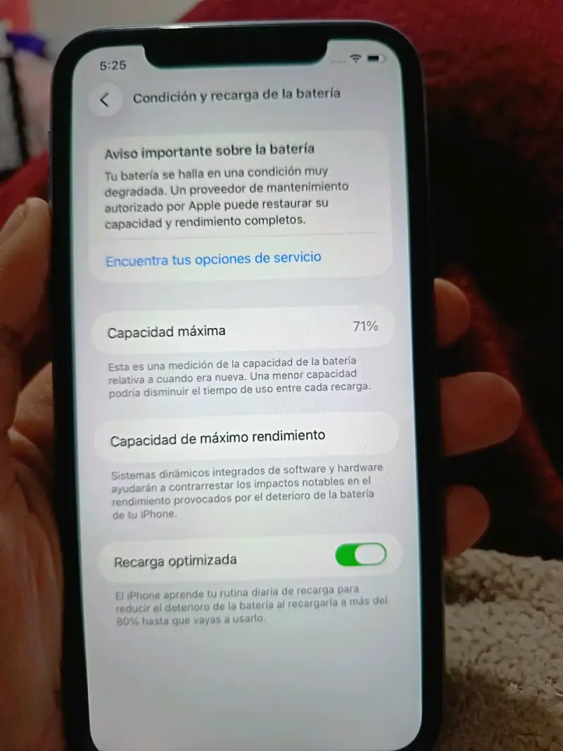 Smartphone moderno con pantalla táctil - 3