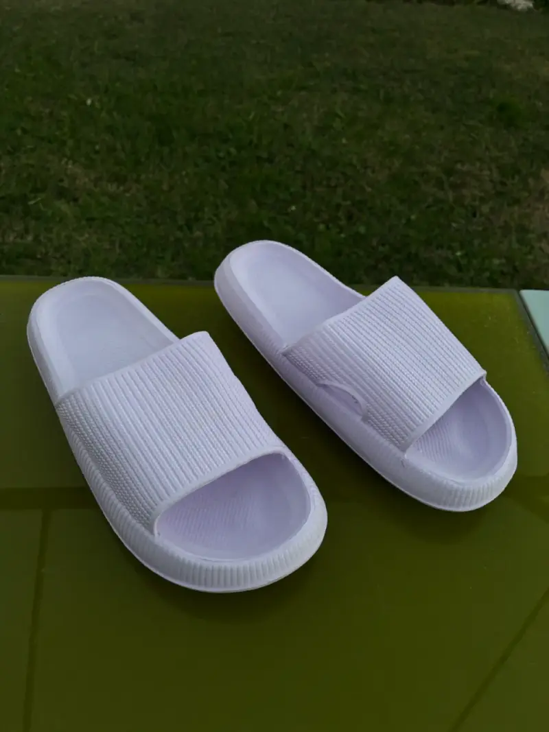 Sandalias ergonómicas color lila de goma - 3