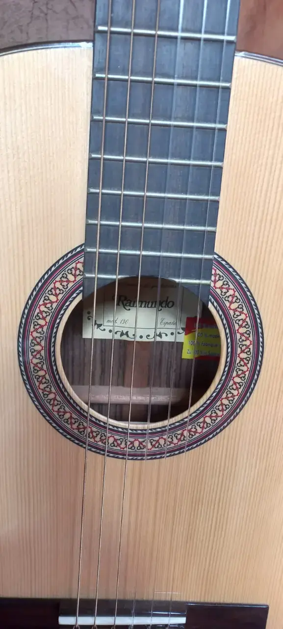 Guitarra clásica Raimundo de madera natural - 1