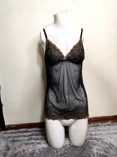 Babydoll negro con encaje dorado - miniatura 1