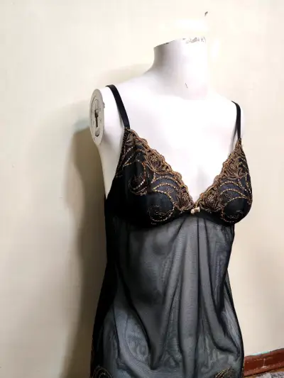 Babydoll negro con encaje dorado - miniatura 2