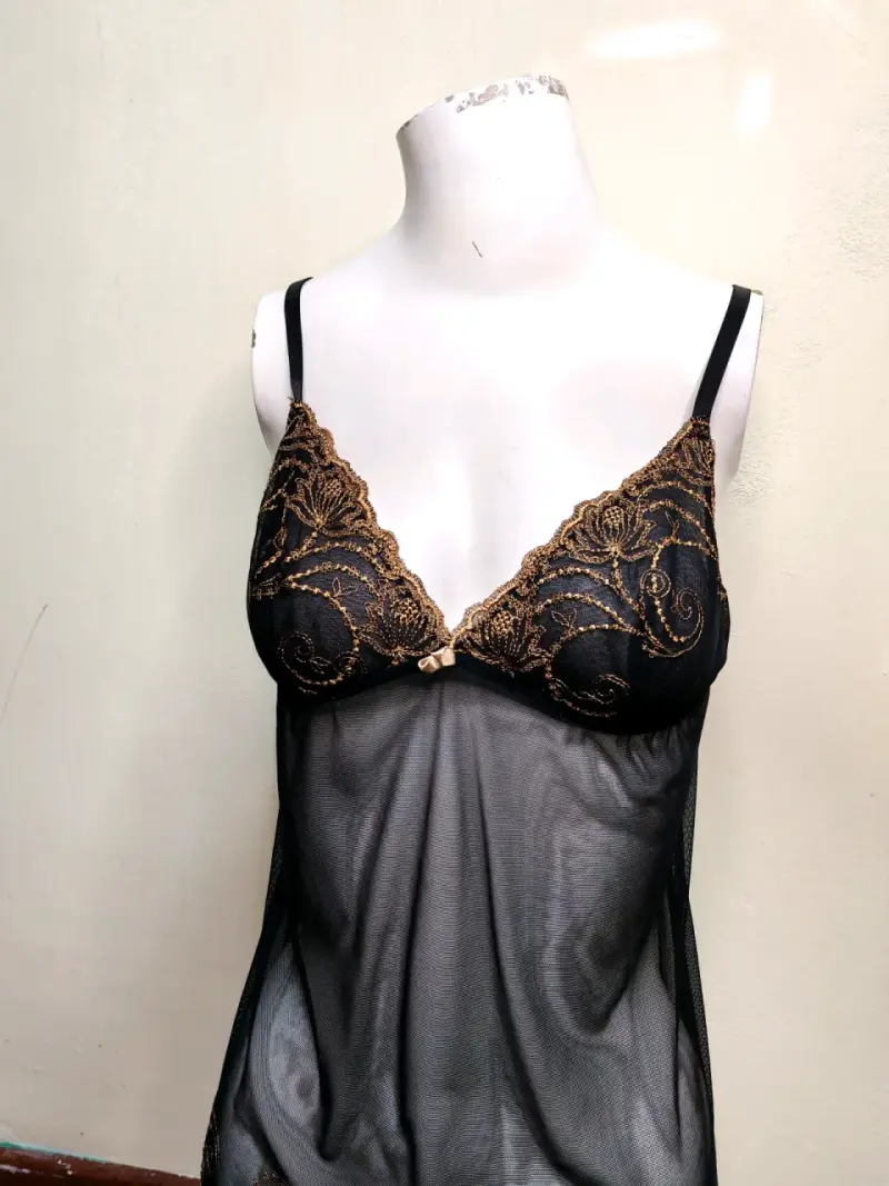 Babydoll negro con encaje dorado - 3