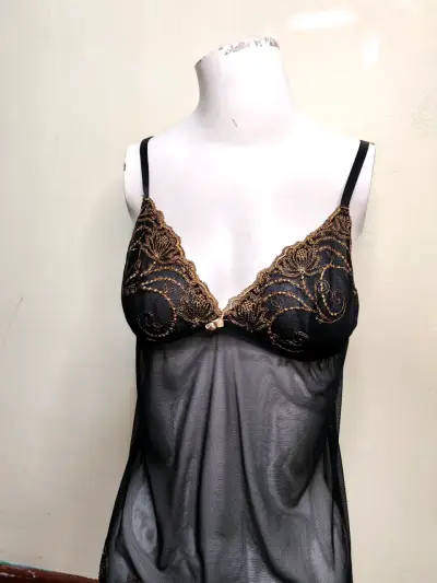Babydoll negro con encaje dorado - miniatura 3