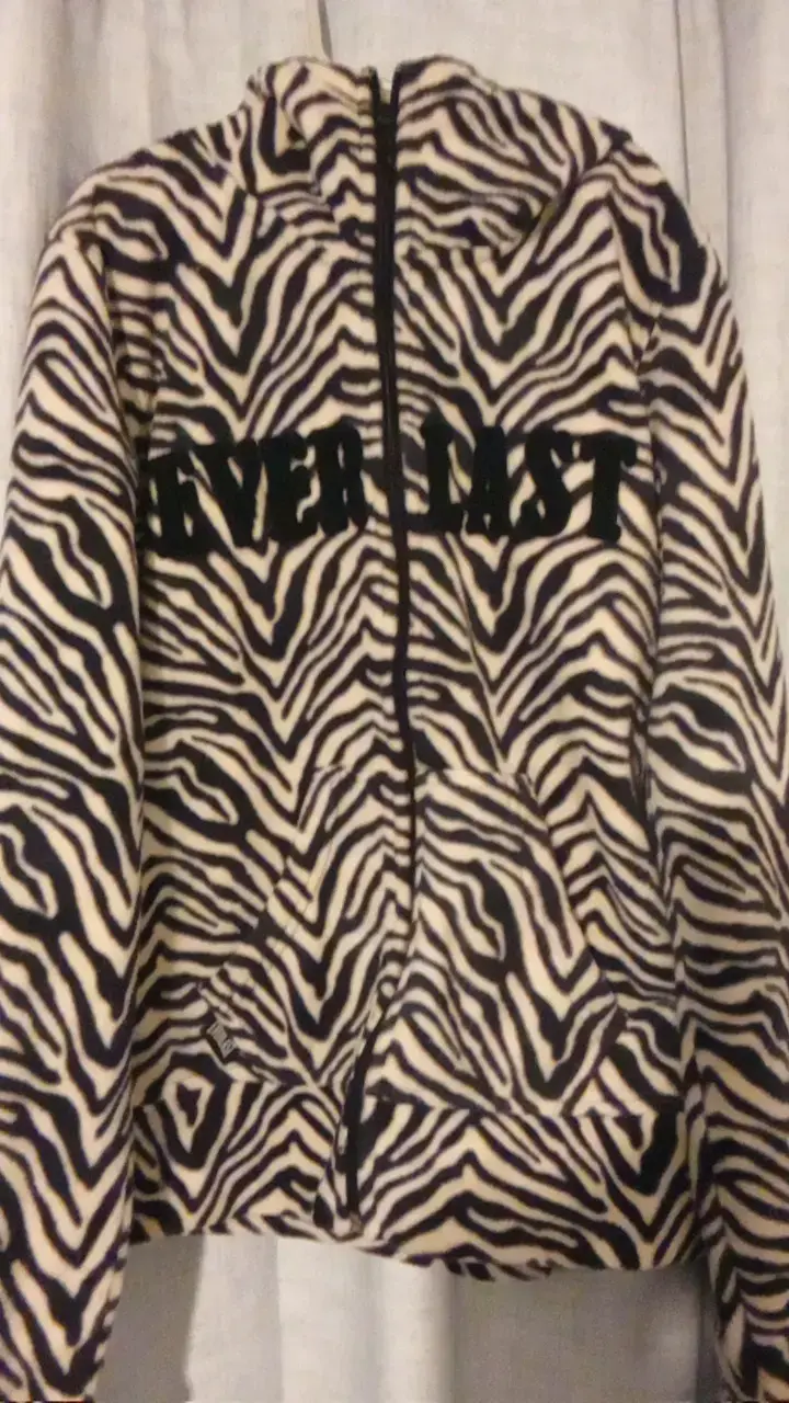 Chaqueta Everlast estampado cebra