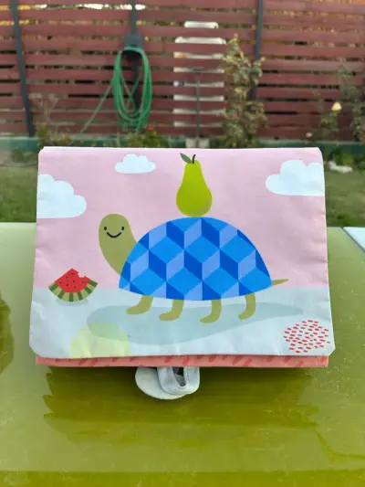 Libro de tela para bebé con diferentes diseños - miniatura 2