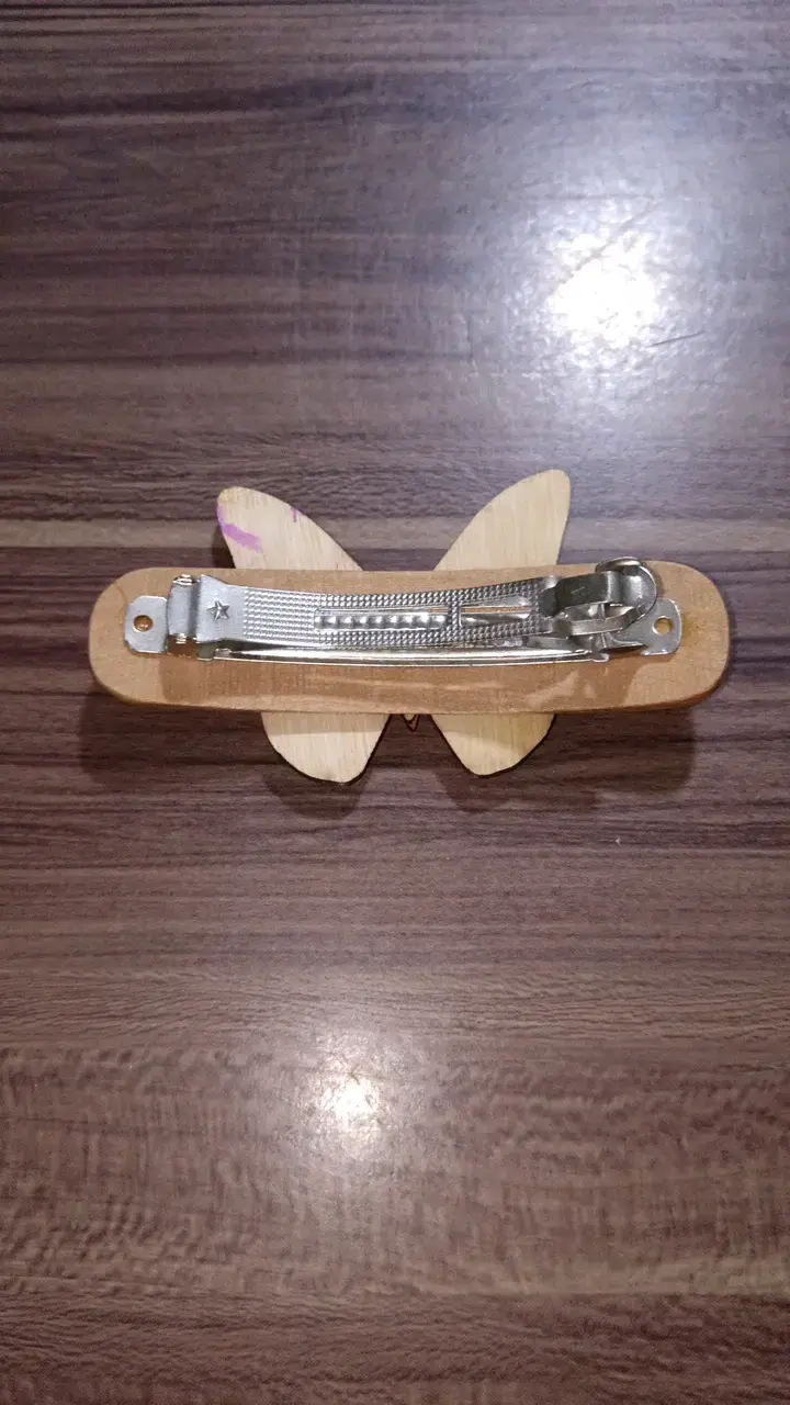 Pinza de madera con mariposa decorativa - 2