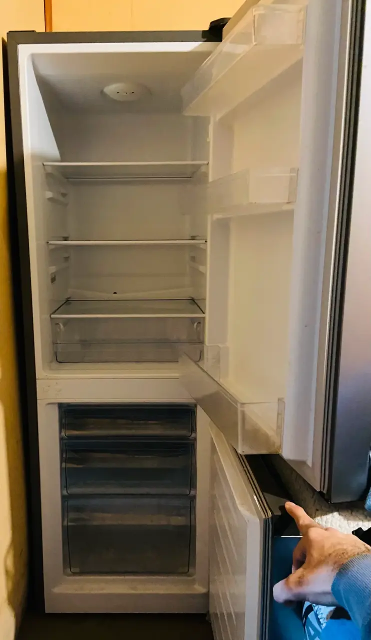 Refrigerador de dos puertas con amplio espacio - 5