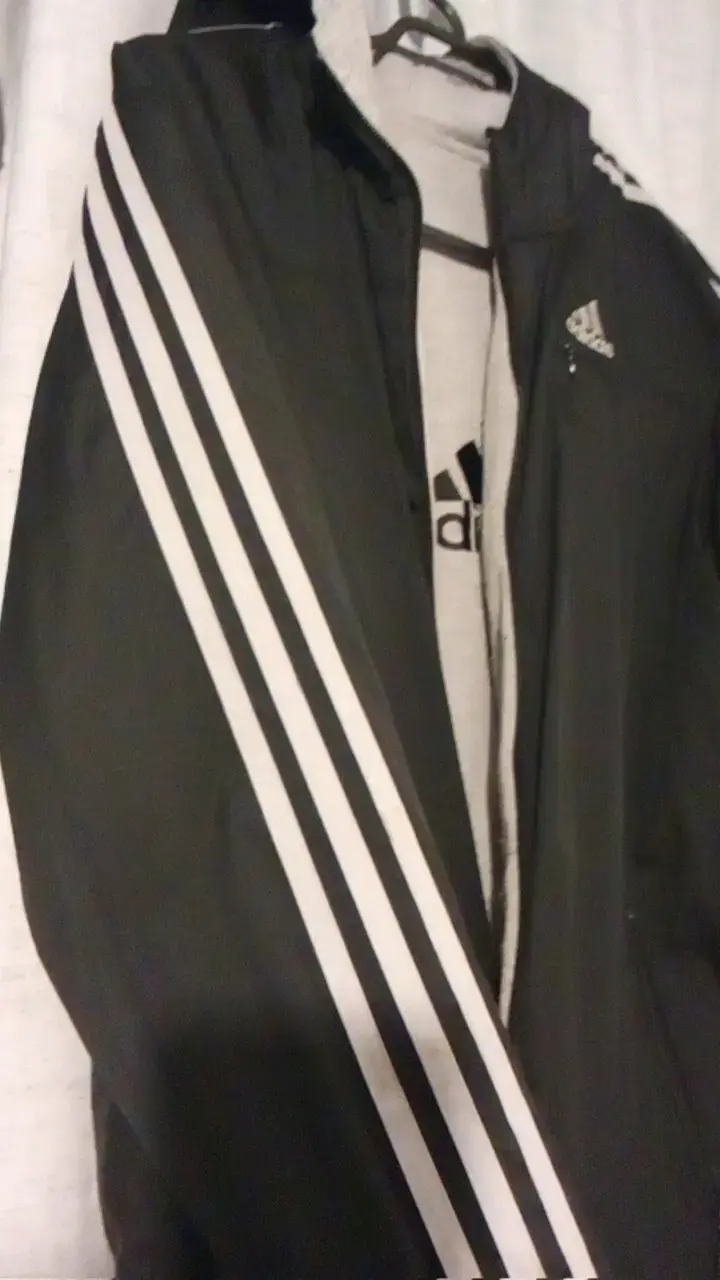 Polerón Adidas gris con capucha reversible parca - 4