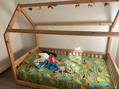 Cama infantil de madera estilo Montessori - miniatura 2