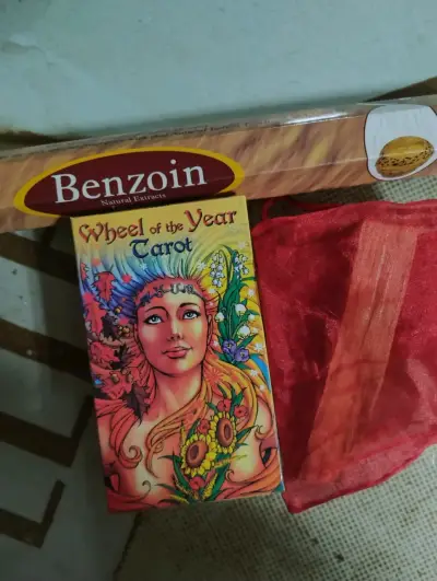 Baraja de tarot Catt Tarot con incienso - miniatura 3