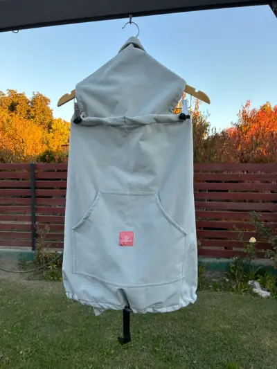 Cobertor impermeable para porta bebés color beige - miniatura 1