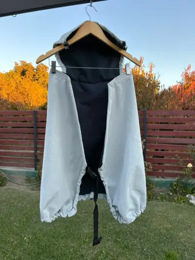 Cobertor impermeable para porta bebés color beige - miniatura 2