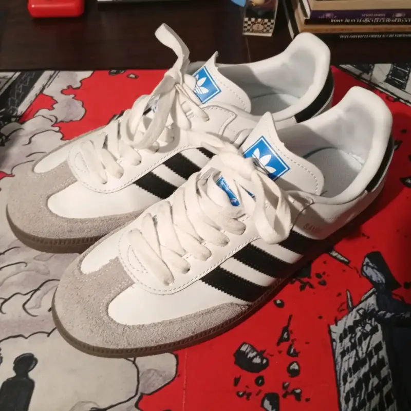 Zapatillas Adidas Samba blancas y negras - 2