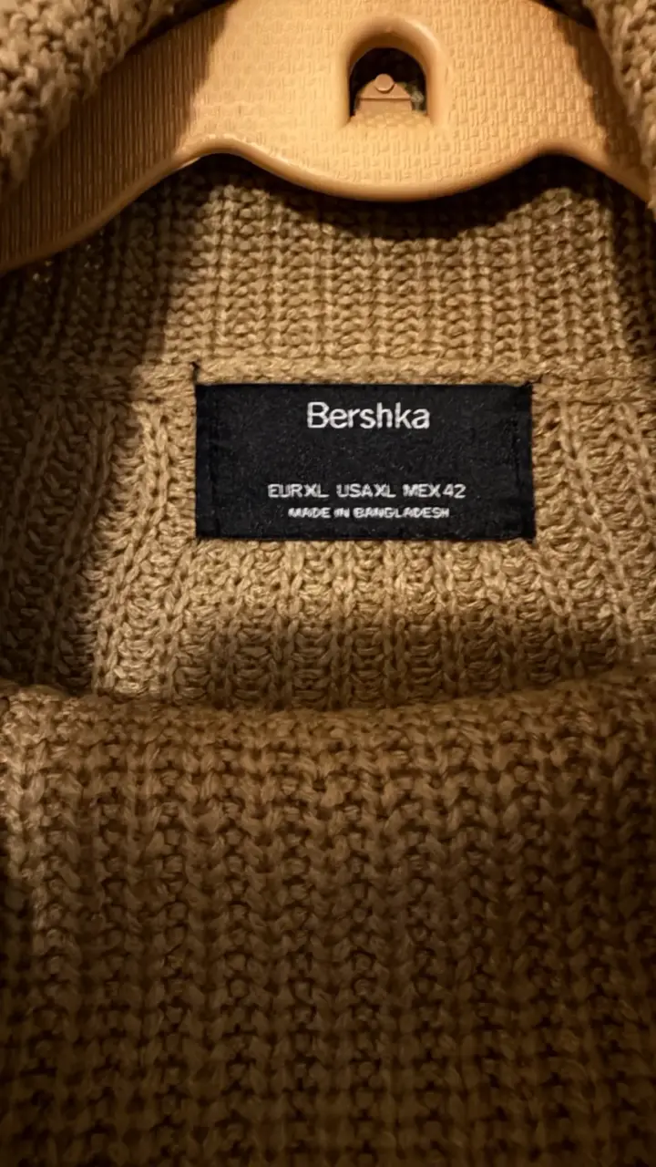 Vestido de lana  cuello alto beige Bershka - 2