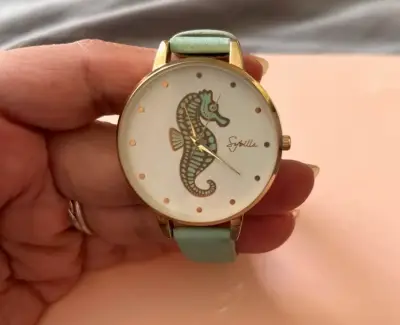 Reloj Sybilla con diseño de caballito de mar - miniatura 1