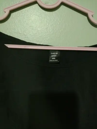 Polera negra básica para mujer shein 4XL - miniatura 2