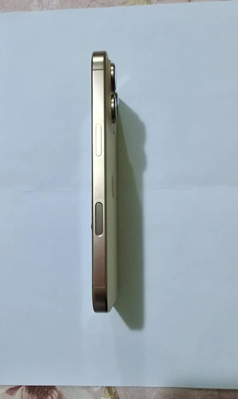 Se vende iPhone 16pro 128gb - 2