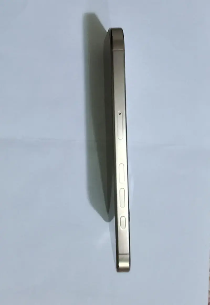 Se vende iPhone 16pro 128gb - 4