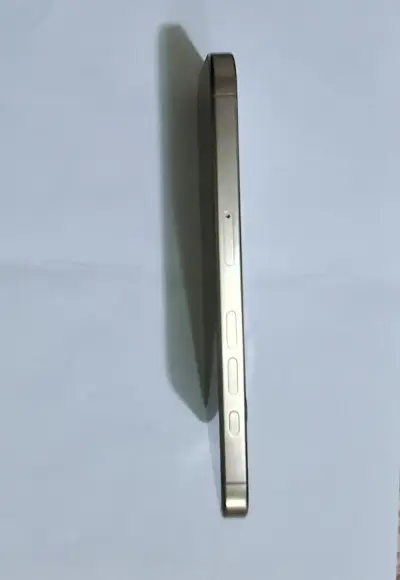 Se vende iPhone 16pro 128gb - miniatura 4