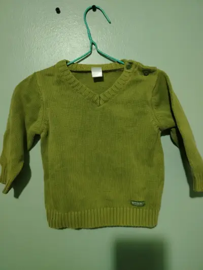 Suéter verde para niño con botones 12m - miniatura 1