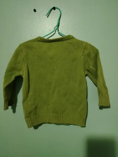 Suéter verde para niño con botones 12m - miniatura 2