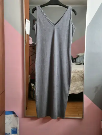 Vestido gris sin mangas de canalé - miniatura 1