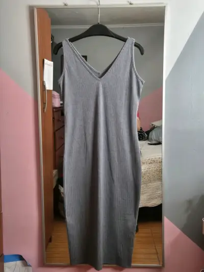 Vestido gris sin mangas de canalé - miniatura 2