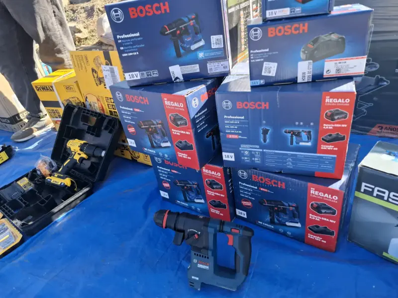 Martillo inalámbrico Bosch 18V con batería y cargador - 5