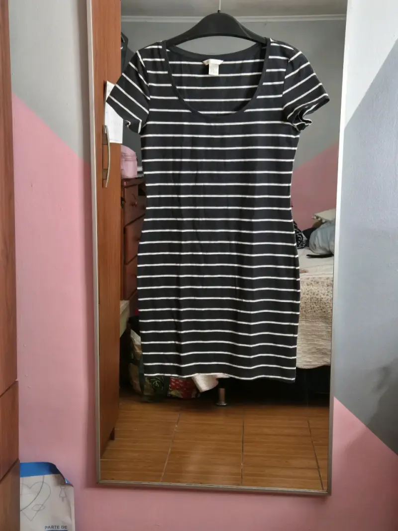 Vestido a rayas negro y blanco casual