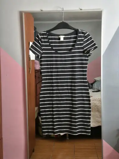 Vestido a rayas negro y blanco casual - miniatura 2