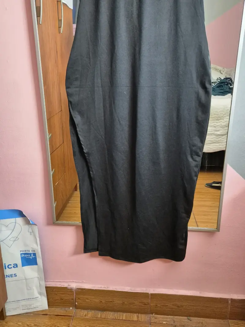 Vestido negro sin mangas elegante - 5